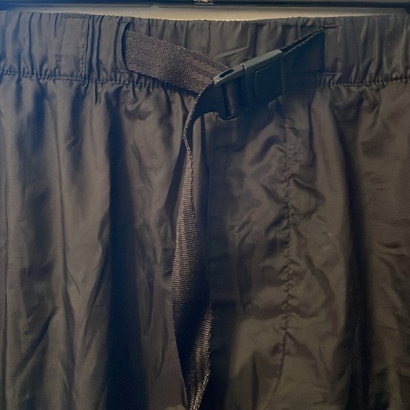 Nike Women’s XL Black Cargo Swoosh Pants 5 Pockets - Picture 6 of 12